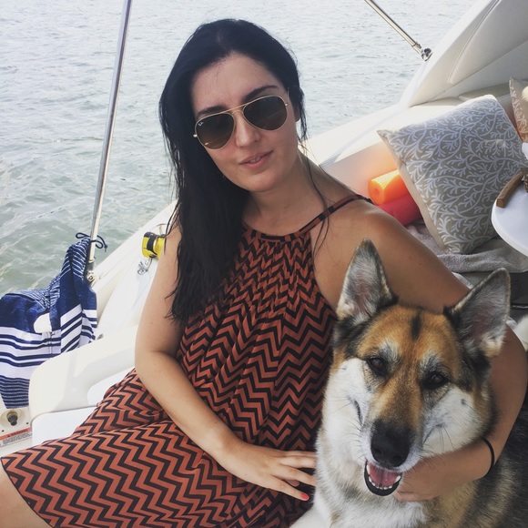 Meet your Posher, Elizabeth - Picture 2 of 3